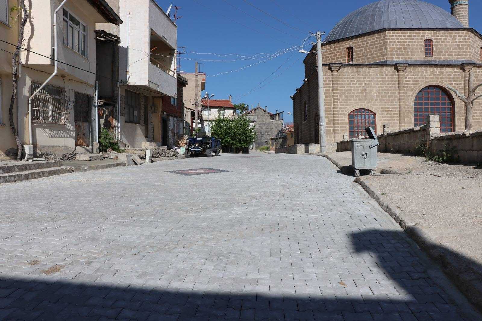 Meydanoğlu Caddesi’nde Kilit Parke Taşı Çalışmaları Tamamlandı