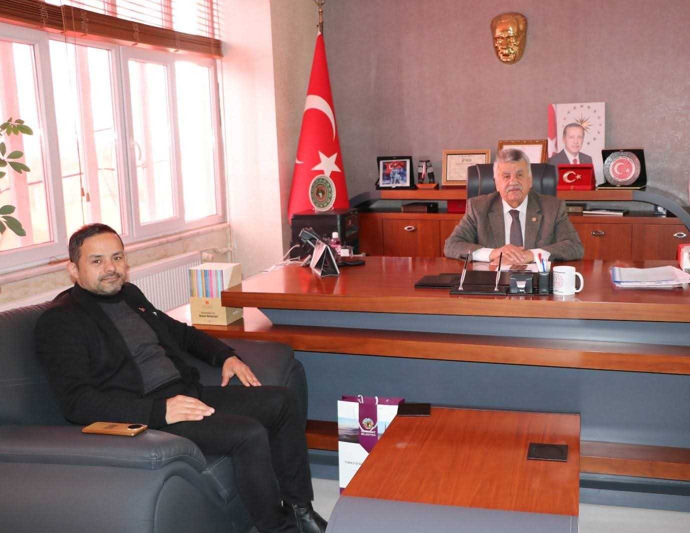 Antalya Ispartalılar Derneği Başkanı’ndan Belediye Başkanımıza Nezaket Ziyareti